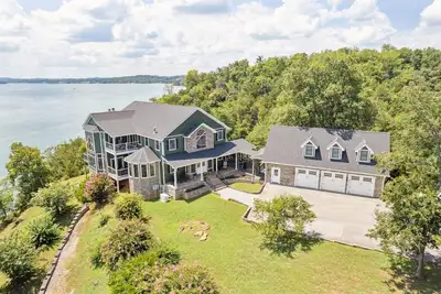 Image de The Overlook on Douglas Lake (Waterfront Luxury)