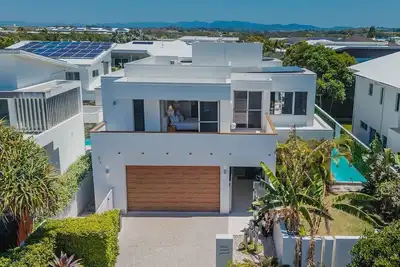 Solara - Beachside home located on North Point Ave