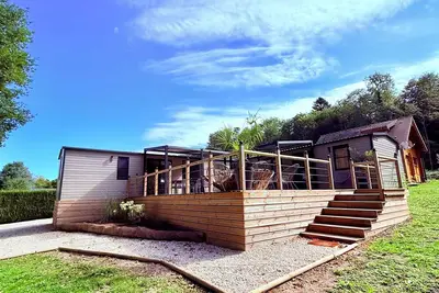 Image de Complexe mobil-home dans le parc résidentiel de loisirs du Château de Nogentel!