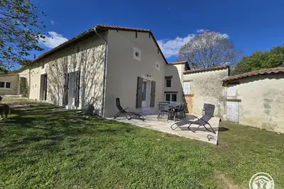Image de Maison de charme avec grand jardin et animaux admis à Sorges