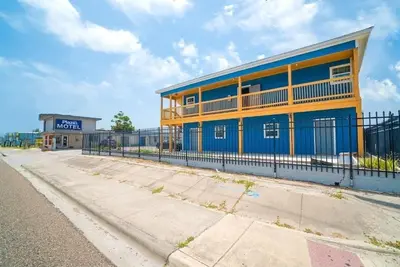 Image de Discover Room Pets Are Welcome Near Port Aransas Museum With Free Parking