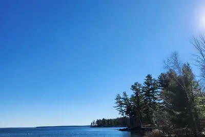 Image de Less than 100 yards to the Sandy Beach 4-bdrm home in wonderful Hills Beach w Ac