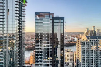 Image de Sleeps 40 | Luxe Condos Near Dt Austin | Natiivo