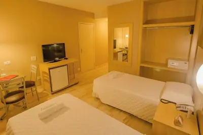 Image de 3 Comfortable Executive Double Twin Rooms Perfectly Located in Curitiba’s Center