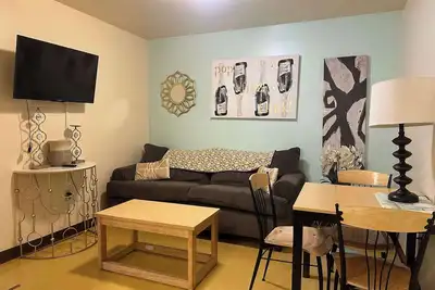 Image de 2 Bedroom 2 Bath Apartment | Heart of Downtown Pit