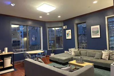 Image de City Sights | 2 Queen Beds | Downtown Apt