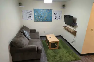 Image de 2 Bedroom/2 Bath Downtown | Sleeps Six | Walkable