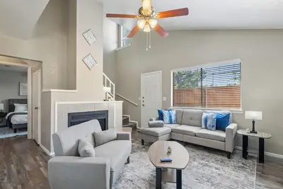 Image de Alder Stay | 3bd Townhome in Heart of Arlington
