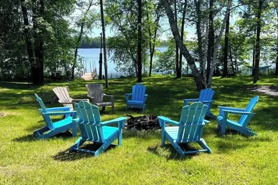 Image de Grandpa's Cabin! 3bd/2bth-  Ice road right out front, fishing and snowmobiling!