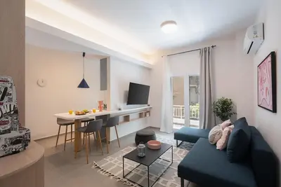 Image de 1br Next to Metro Modern Living & Arcade Machine