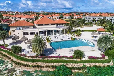 Image de Your Malmok Escape: Relaxed Luxury Just 2 Minutes from the Beach