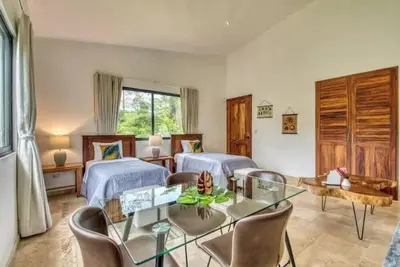 Image de Family Room with Mountain View