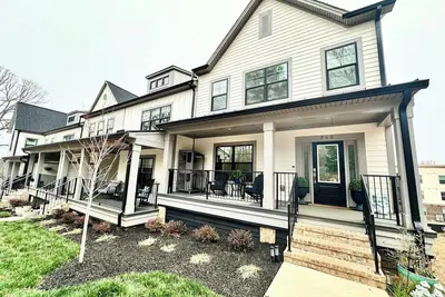 Image de New 3 Bdrm 3. 5 Bath Townhome in Downtown Waxhaw, Nc- 20min to  Charlotte