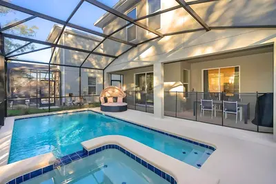 Image de Sleeps 17 - Luxury 6BDHome with Pool – Storey Lake