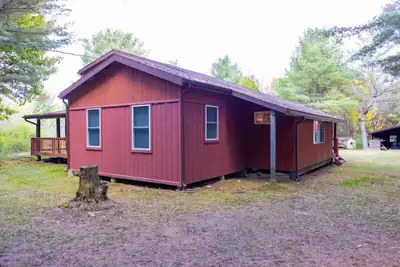 Image de Tranquil Log Cabin Retreat on 10+ Acres w/ Pond & Fire Pit!