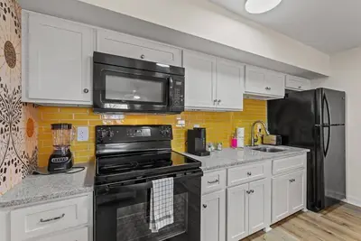 Image de Modern 1br | Clean, Cozy & Pet-Friendly