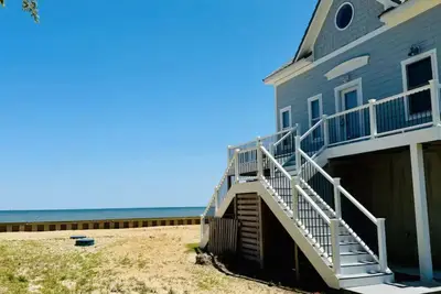 Image de Luxury 4-Bedroom Waterfront Beachfront Home with Bay Views & Spa