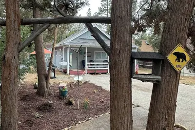 Image de Relaxing Getaway in Big Bear, Lazy Neighborhood with Soaring Pines