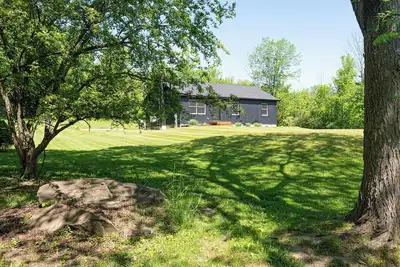 Image de Serene Mid-Mod Ranch on 2 Acres in Gardiner