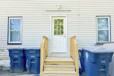 Image de Nashua -Queen beds - Mins to Mht - W/D in Unit