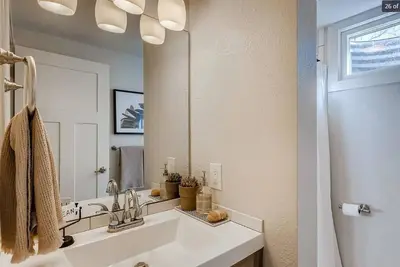 Image de Wonderful 5-bedroom house with Ac in Centennial