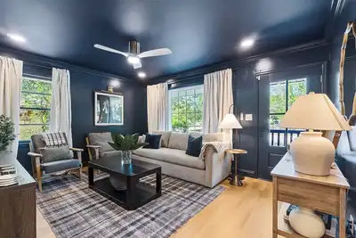 Image de Luxury 6 bedroom compound 5 min from Masters, Putting, Hot Tubs, Fire Pits, EVs