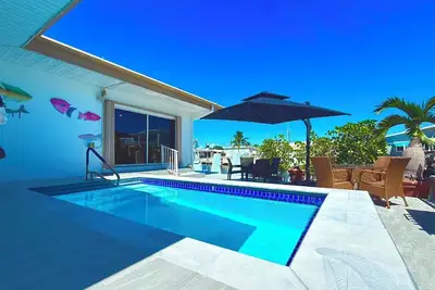 Image de Paradise House a Waterfront Oasis : Your Perfect Getaway on the Atlantic!