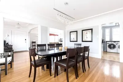 Image de Large Sf Craftsman Walkable Great for Work/Leisure