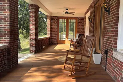 Image de History and Luxury All Rolled Into One Amazing Property!