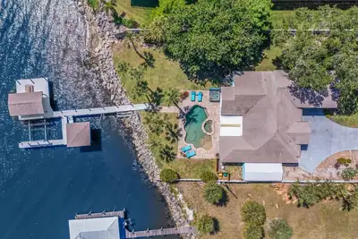 Image de Game Room • Theater •Luxurious Waterfront Retreat•