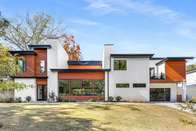 Image de Atlanta Luxury Stay w/Hot Tub, Fireside Patio, and Smart-Home Comfort near Emory