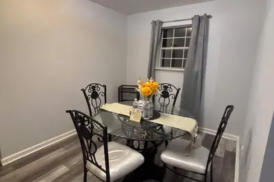 Image de Marvelous 2-bedroom apartment with Ac in Lansdowne