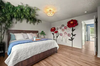 Image de Whimsical 2 bedroom in Inland Empire! Close to Ont airport, shopping, theme parks
