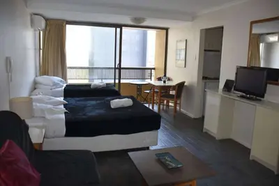 Image de Accommodation Sydney | Hyde Park Studio Apartment with Balcony