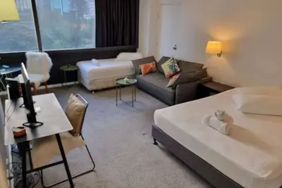 Image de Accommodation Sydney | Hyde Park Studio Apartment with Park View