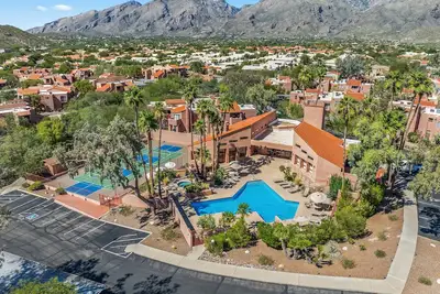Image de Lux gated condo in Sabino Cyn, relax, explore & create memories 4ever. Book now!