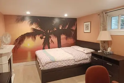 Image de Quite Basement  with separate entrance, Friendly neighborhood,