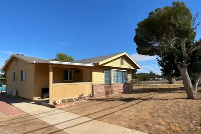 Image de Entire Newly Remodeled Home With Huge Parking