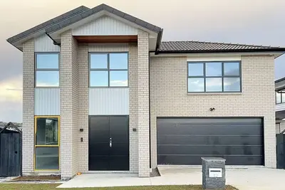 Image de Brand-New Large house Castlebane Drive
