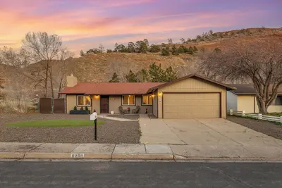 Image de Spacious 4-bedroom family and pet-friendly house in tranquil Flagstaff, Arizona.