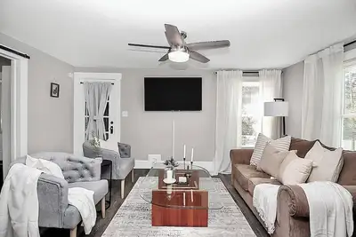 Image de The Charming Cottage in Kannapolis! ✨