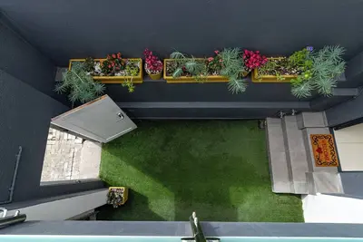 Image de Urbanoasis: Seapoint Luxury living with private jacuzzi, sun terrace & near sea!