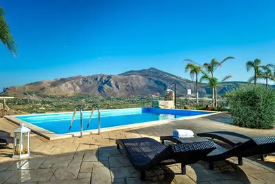 Image de Belle maison de vacances privée avec Wifi, piscine, climatisation, Tv et vue panoramique