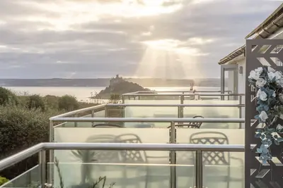 Image de Walk to Beach - Sea View - Free Parking -Free WiFi