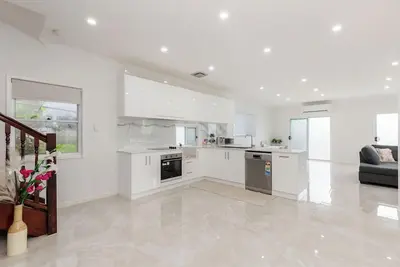 Image de Entire House close to Cbd South Bank