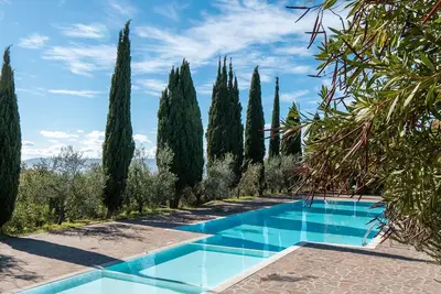 Image de Appartement '36 B Fattoria Degli Usignoli' avec piscine partagée, Wi-Fi et climatisation