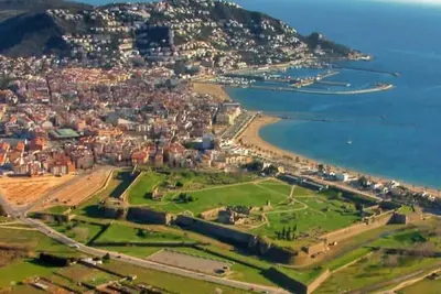 Image de Figueres. Apartamento a tan solo 50 mts de la playa.