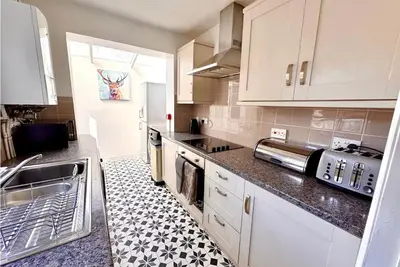 Image de Entire house in central Bournemouth, sleeps 8, 13 min walk to beach