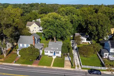 Image de West Annapolis Cottage | Porch & Yard