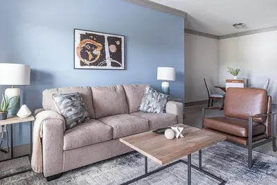Image de Landing | Incredible 2bd, Pool, Gym